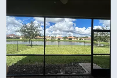 2571 Laurentina Ln, Cape Coral, FL 33909 - Photo 7