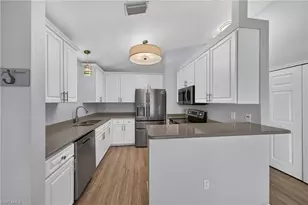 925 SW 47th Terrace, Cape Coral, FL 33914 - Photo 11