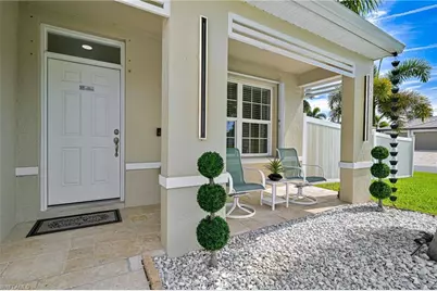 1723 SW 40th St, Cape Coral, FL 33914 - Photo 5
