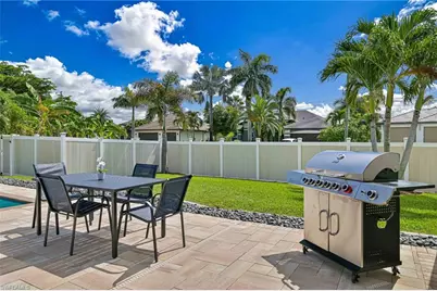 1723 SW 40th St, Cape Coral, FL 33914 - Photo 7