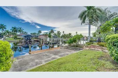 1709 SE 44th St, Cape Coral, FL 33904 - Photo 43
