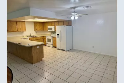 523 SE 6th Ter, Cape Coral, FL 33990 - Photo 7