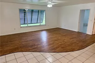 523 SE 6th Terrace, Cape Coral, FL 33990 - Photo 5