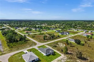 925 Manresa Ave S, Lehigh Acres, FL 33974 - Photo 35