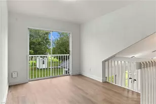 928 SE 5th Ct, Cape Coral, FL 33990 - Photo 9