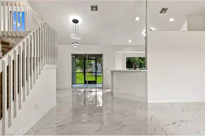 928 SE 5th Ct, Cape Coral, FL 33990 - Photo 5