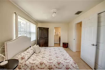 4156 Country Club Blvd SE, Cape Coral, FL 33904 - Photo 13