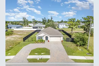 1413 SW Trafalgar Pkwy, Cape Coral, FL 33991 - Photo 1