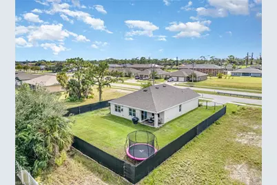 1413 SW Trafalgar Pkwy, Cape Coral, FL 33991 - Photo 31