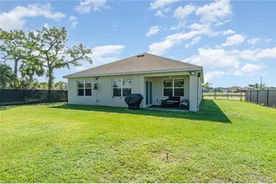 1413 SW Trafalgar Pkwy, Cape Coral, FL 33991 - Photo 29