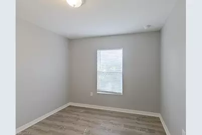 1010 Kaye St E, Lehigh Acres, FL 33974 - Photo 11