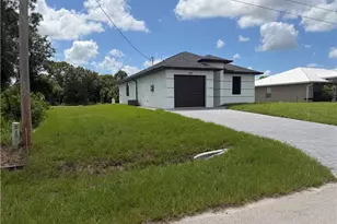 868 Carbon St E, Lehigh Acres, FL 33974 - Photo 5