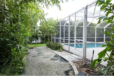 647 Coral Dr, Cape Coral, FL 33904 - Photo 23