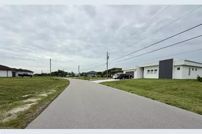 1812 NW 9th St, Cape Coral, FL 33993 - Photo 3