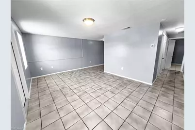 6617 Warwick Cir, Fort Myers, FL 33919 - Photo 7