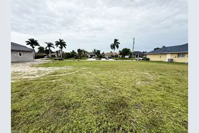 919 SW 28th Ter, Cape Coral, FL 33914 - Photo 3
