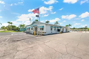 160 Adrienne Dr, Fort Myers, FL 33908 - Photo 37