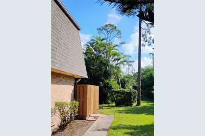 3290 Sandlewood Ln #3, Fort Myers, FL 33907 - Photo 3