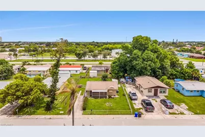 2450 Aztec Dr, Fort Myers, FL 33916 - Photo 25