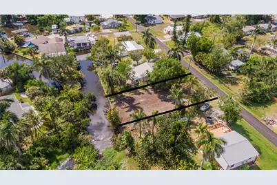 67 Oak St, North Fort Myers, FL 33903 - Photo 1