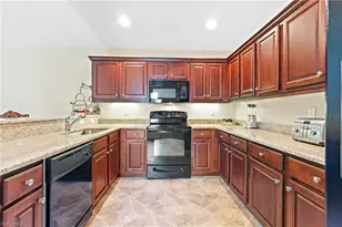 10566 Carolina Willow Dr, Fort Myers, FL 33913 - Photo 11
