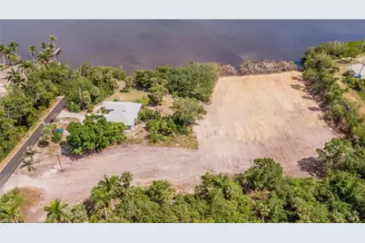 1059 River Rd, North Fort Myers, FL 33903 - Photo 9