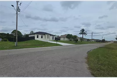 368 Charwood Ave S, Lehigh Acres, FL 33974 - Photo 3