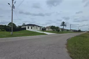 368 Charwood Ave S, Lehigh Acres, FL 33974 - Photo 3