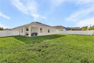 2624 SW 8th Ct, Cape Coral, FL 33914 - Photo 11