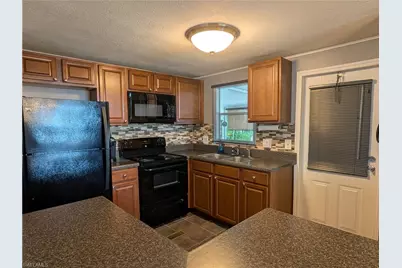 3165 Mercury Ln, North Fort Myers, FL 33903 - Photo 11