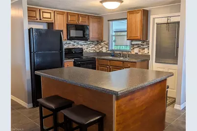 3165 Mercury Ln, North Fort Myers, FL 33903 - Photo 7
