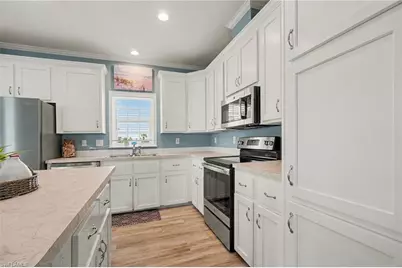 11220 Bayside Ln, Fort Myers Beach, FL 33931 - Photo 7