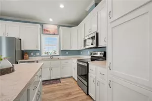 11220 Bayside Ln, Fort Myers Beach, FL 33931 - Photo 7