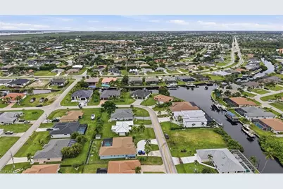 2501 SW 28th Ter, Cape Coral, FL 33914 - Photo 5