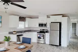 8 Shoreland Dr, Fort Myers, FL 33905 - Photo 5