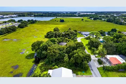 2566 Dryden Cir, Fort Myers, FL 33905 - Photo 15