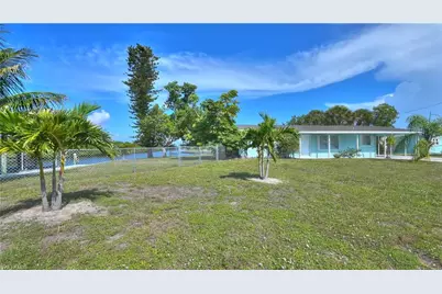12055 Matlacha Blvd, Matlacha Isles, FL 33991 - Photo 11