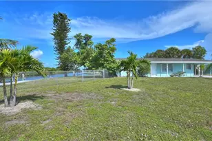 12055 Matlacha Blvd, Matlacha Isles, FL 33991 - Photo 11