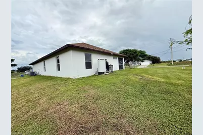 4401 27th St SW, Lehigh Acres, FL 33973 - Photo 5