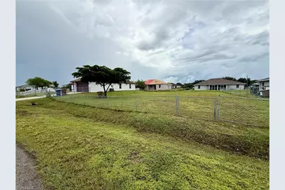 4401 27th St SW, Lehigh Acres, FL 33973 - Photo 7