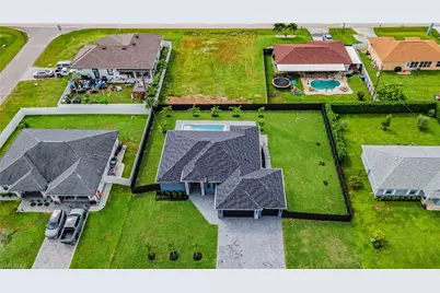 338 NE 24th Ter, Cape Coral, FL 33909 - Photo 7