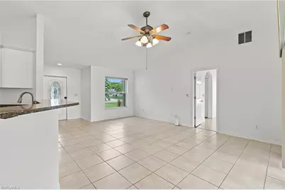 624 SW 9th Ave, Cape Coral, FL 33991 - Photo 7