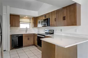 707 SW 3rd Ct, Cape Coral, FL 33991 - Photo 35