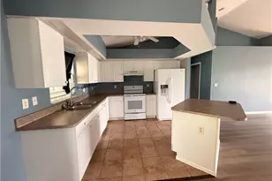 302 NW 2nd Pl, Cape Coral, FL 33993 - Photo 3