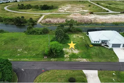 2118 NE 13th Ave, Cape Coral, FL 33909 - Photo 3