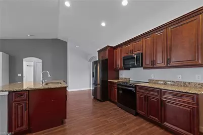 1330 NE 33rd Ln, Cape Coral, FL 33909 - Photo 15