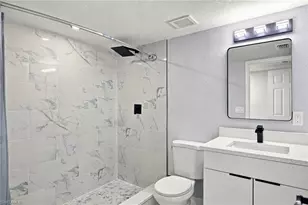 380 New York Dr, Fort Myers, FL 33905 - Photo 11