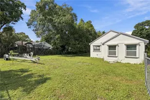 380 New York Dr, Fort Myers, FL 33905 - Photo 3
