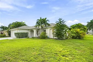 1724 SW 51st Terrace, Cape Coral, FL 33914 - Photo 3