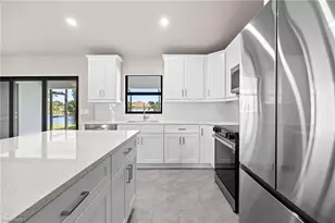 1807 NE 2nd St, Cape Coral, FL 33909 - Photo 15